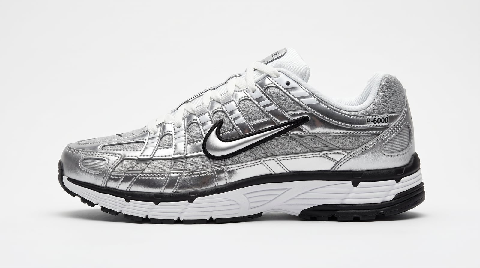 Nike P-6000 Metallic Silver de perfil